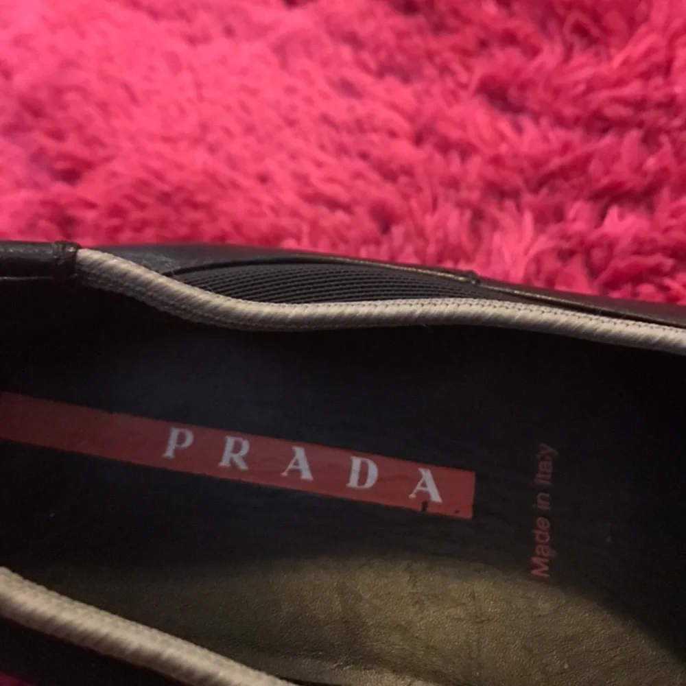 Authentic PRADA Excellent Condition - Picture 4 of 6